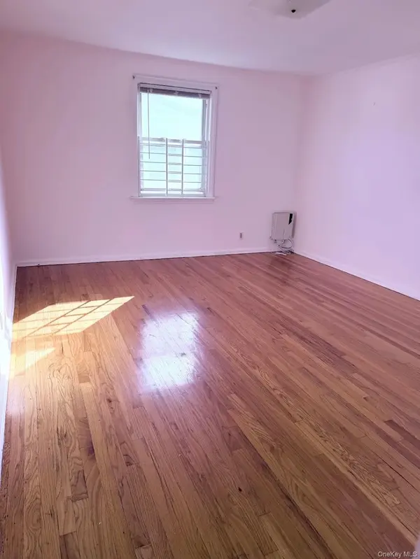 Address not disclosed, Valley Stream, NY 11580