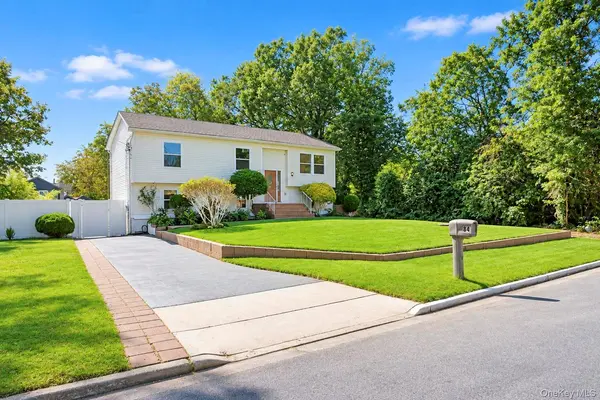 84 Arlington, Wyandanch, NY 11798