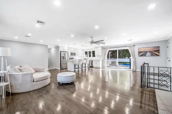 20 Danbury AVE, Patchogue, NY 11772
