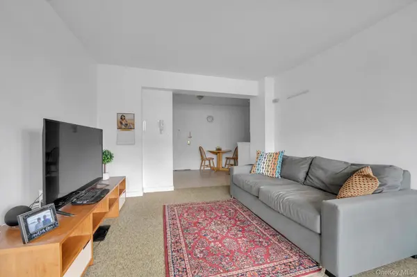 87-15 165th ST #7G, Jamaica, NY 11432