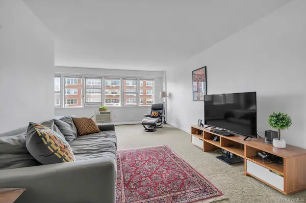 87-15 165th ST #7G, Jamaica, NY 11432