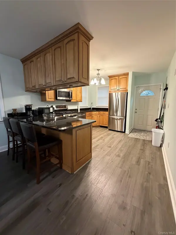 145-56 180th St, Springfield Gardens, NY 11434
