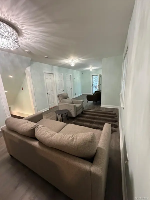 145-56 180th St, Springfield Gardens, NY 11434