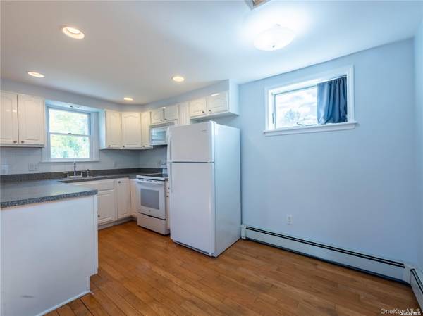 18 Third AVE #A, Port Washington, NY 11050