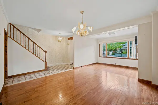 2359 36th ST, Astoria, NY 11105
