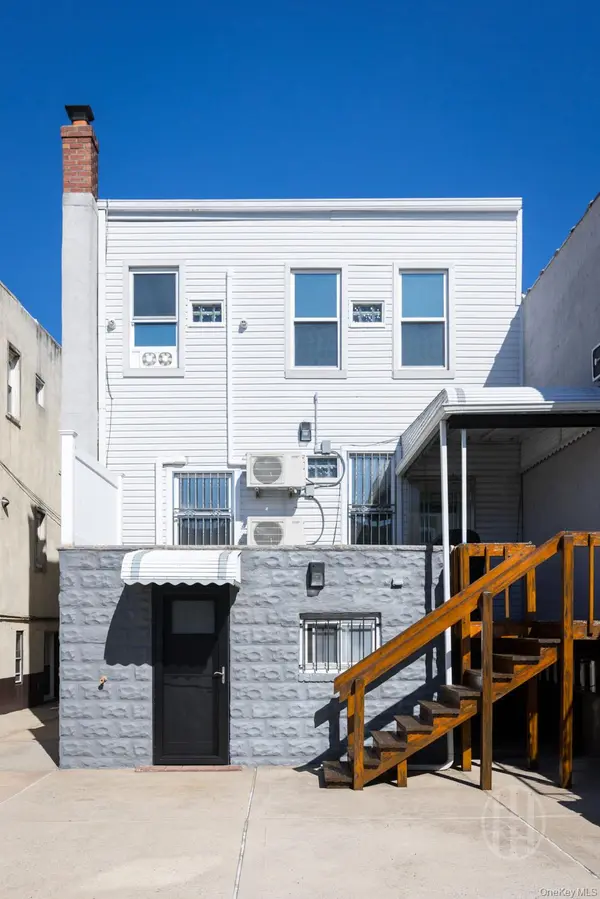 79-34 68th avenue, Middle Village, NY 11379