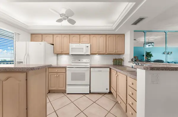 8911 MIDNIGHT PASS RD #511, Sarasota, FL 34242