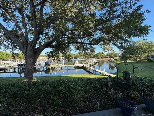 11014 W Cove Harbor DR, Crystal River, FL 34428