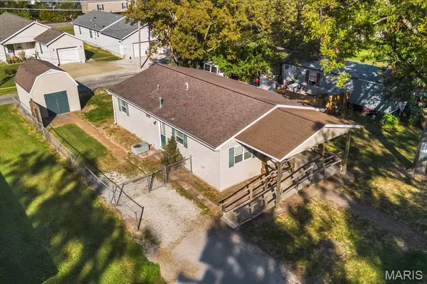 7 N Main ST, Freeburg, IL 62243