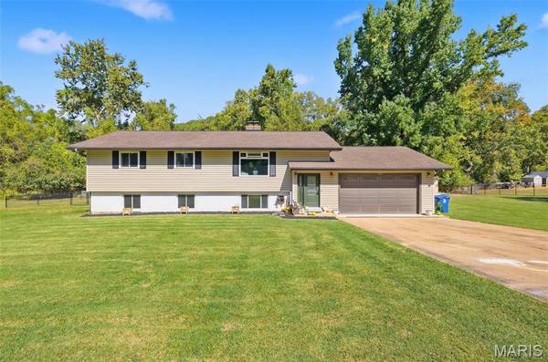 6213 Carolyn Sue DR, High Ridge, MO 63049