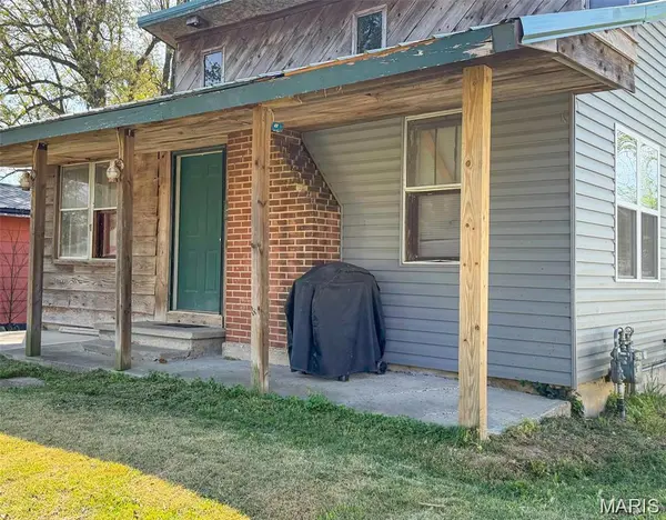 1408 Pine St, Dexter, MO 63841