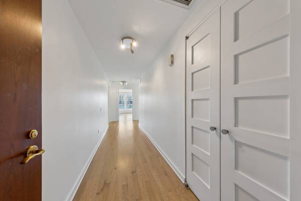 57 E Delaware PL #1802, Chicago, IL 60611