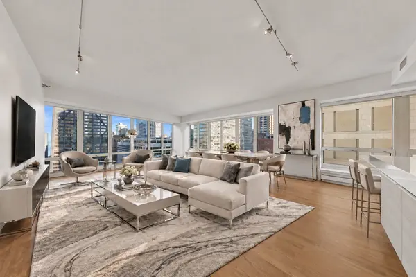 57 E Delaware PL #1802, Chicago, IL 60611