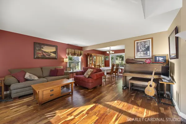 2S520 River Oaks DR, Warrenville, IL 60555