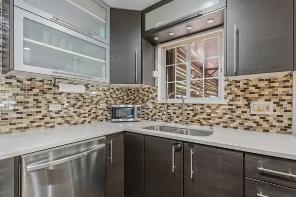 568 Cambridge DR, Grayslake, IL 60030
