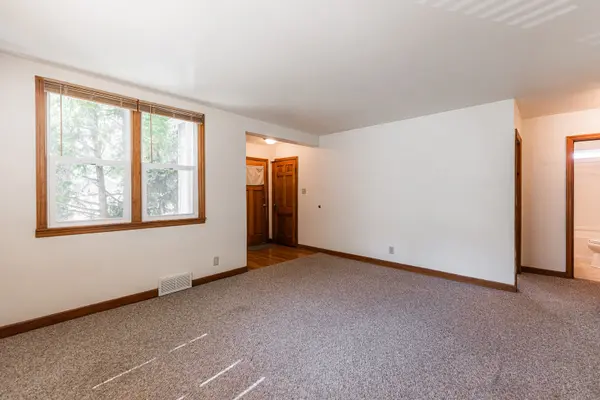 512 N 6th ST #1st-Floor, Dekalb, IL 60115