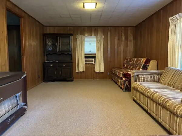 1903 Hickory LN, Manito, IL 61546
