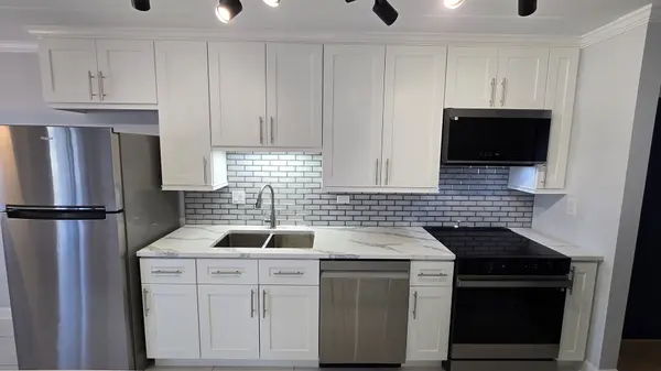 6330 Lincoln AVE #4J, Morton Grove, IL 60053
