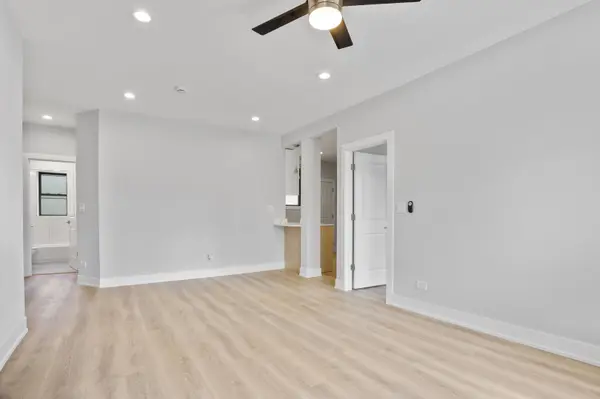 7510 N Eastlake TER #2E, Chicago, IL 60626