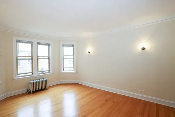 7447 N Claremont AVE #3F, Chicago, IL 60645