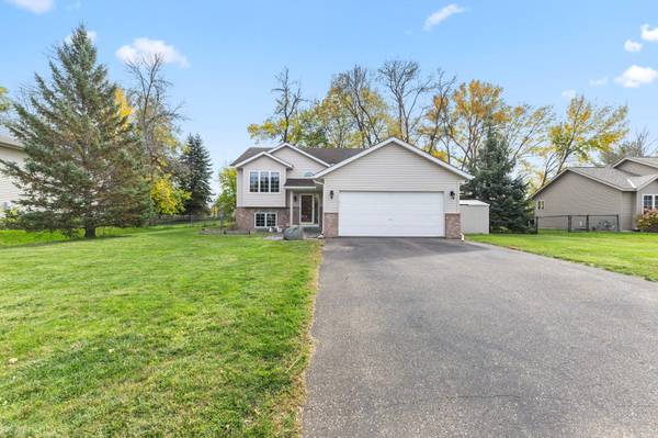 205 Carissa LN SW, Saint Michael, MN 55376