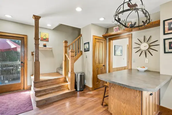 212 6th ST E, Northfield, MN 55057