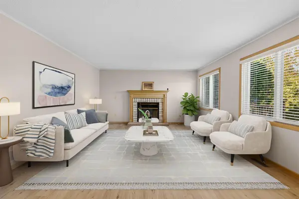 3229 Meadow Brook PL, Woodbury, MN 55125