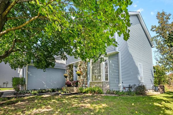 3229 Meadow Brook PL, Woodbury, MN 55125