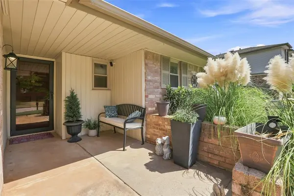 900 John F Kroutil DR, Yukon, OK 73099