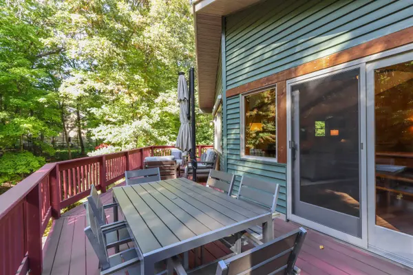N3025 CRESTWOOD DR, Waupaca, WI 54981