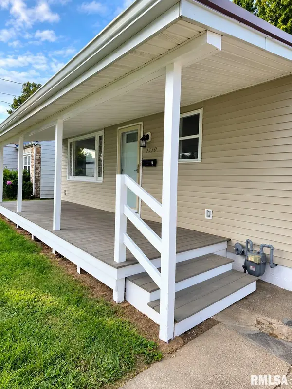 1319 N 24TH ST, Quincy, IL 62301
