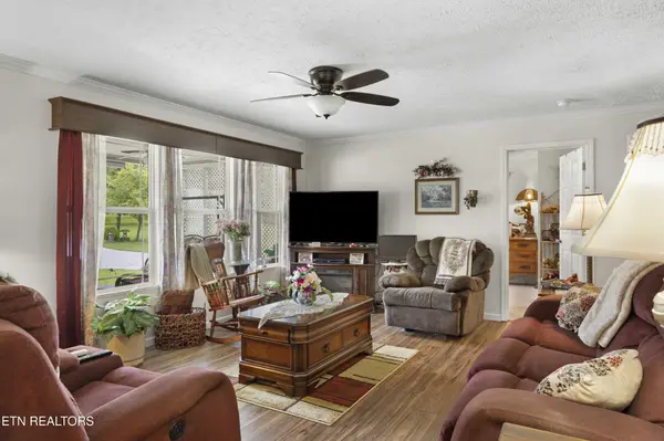 5273 White Oak Rd, Duff, TN 37729