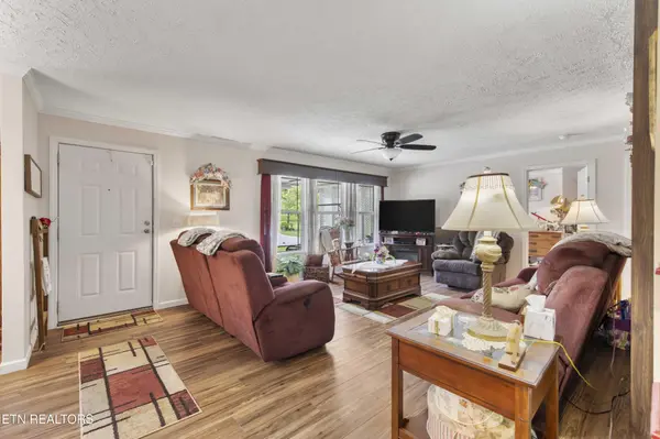 5273 White Oak Rd, Duff, TN 37729