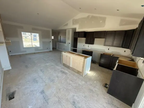 8967 E Joshua St, Bel Aire, KS 67226
