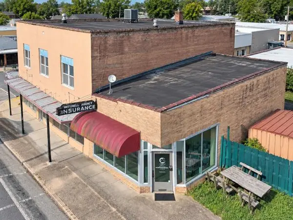 215 S Grand AVE, Houston, MO 65483