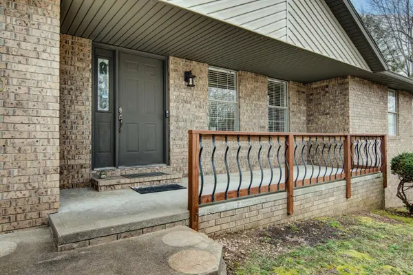 10 Summit DR, Kimberling City, MO 65686