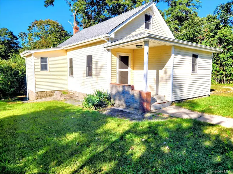 48 Maple RD, Rocky Point, NY 11778