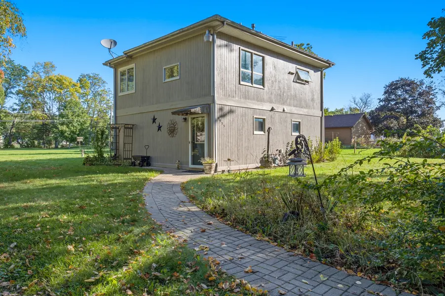 8955 Van Emmon RD, Yorkville, IL 60560
