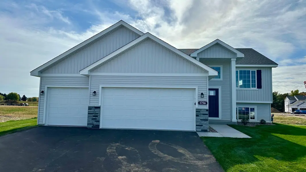 1756 Squirrel WAY, New Richmond, WI 54017