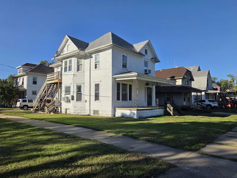 601 W Iron Ave, Salina, KS 67401
