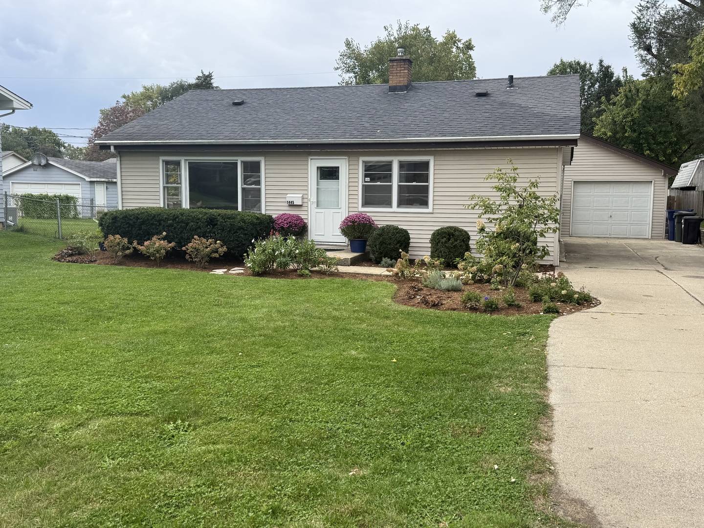 1445 N Webster ST, Naperville, IL 60563