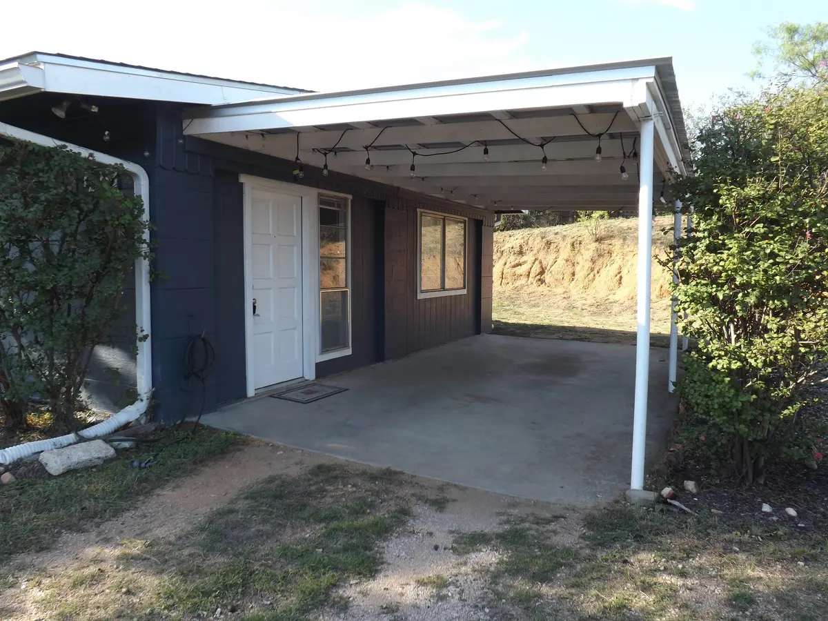 1635 B River Oaks Dr, Kingsland, TX 78639