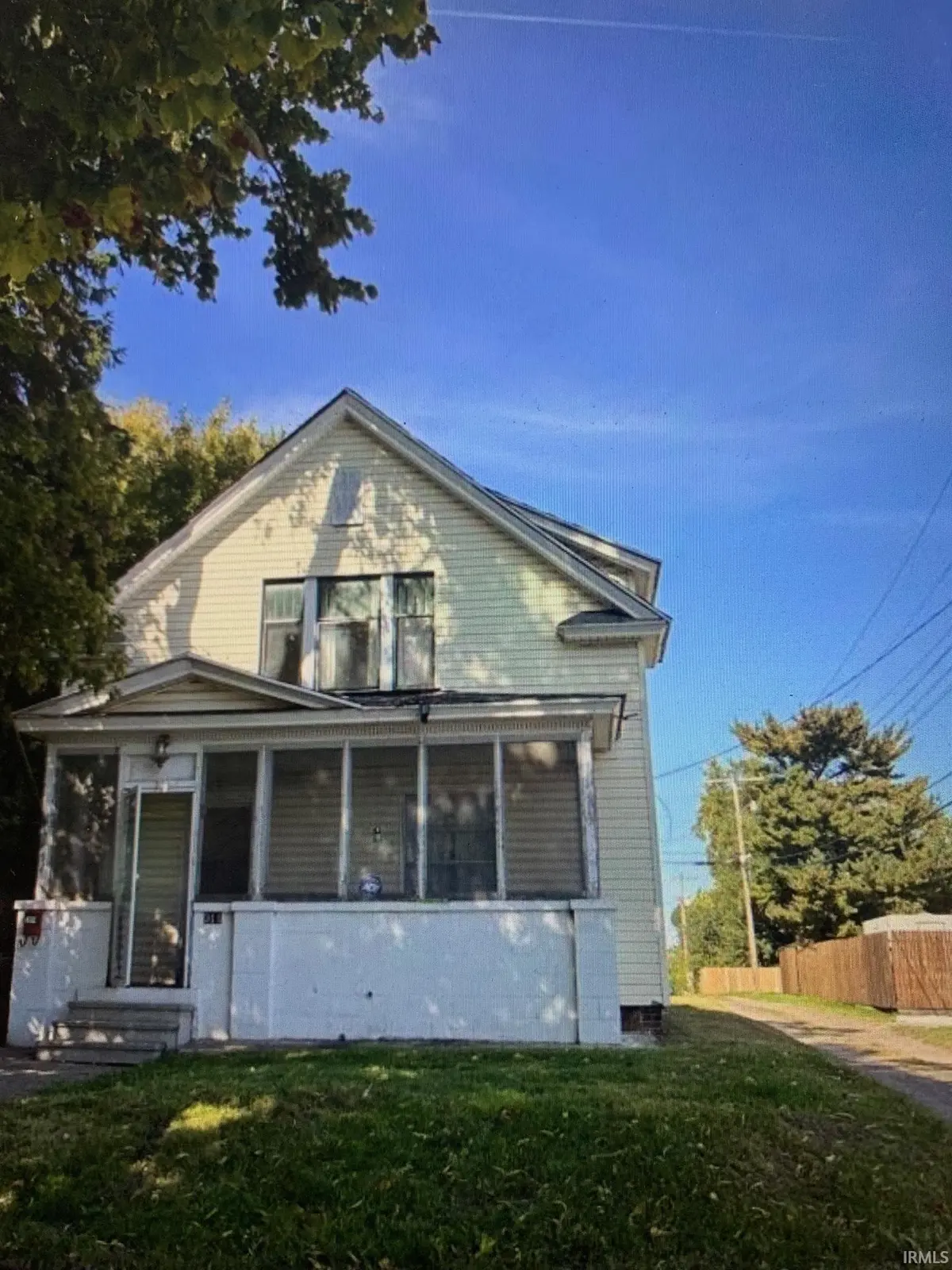 311 W Ewing AVE, South Bend, IN 46613-2107