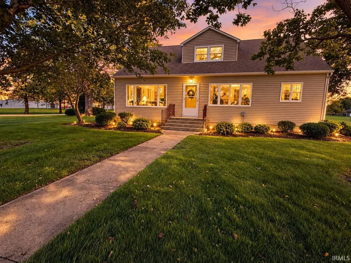 5404 S 1450 West ***, Francesville, IN 47946
