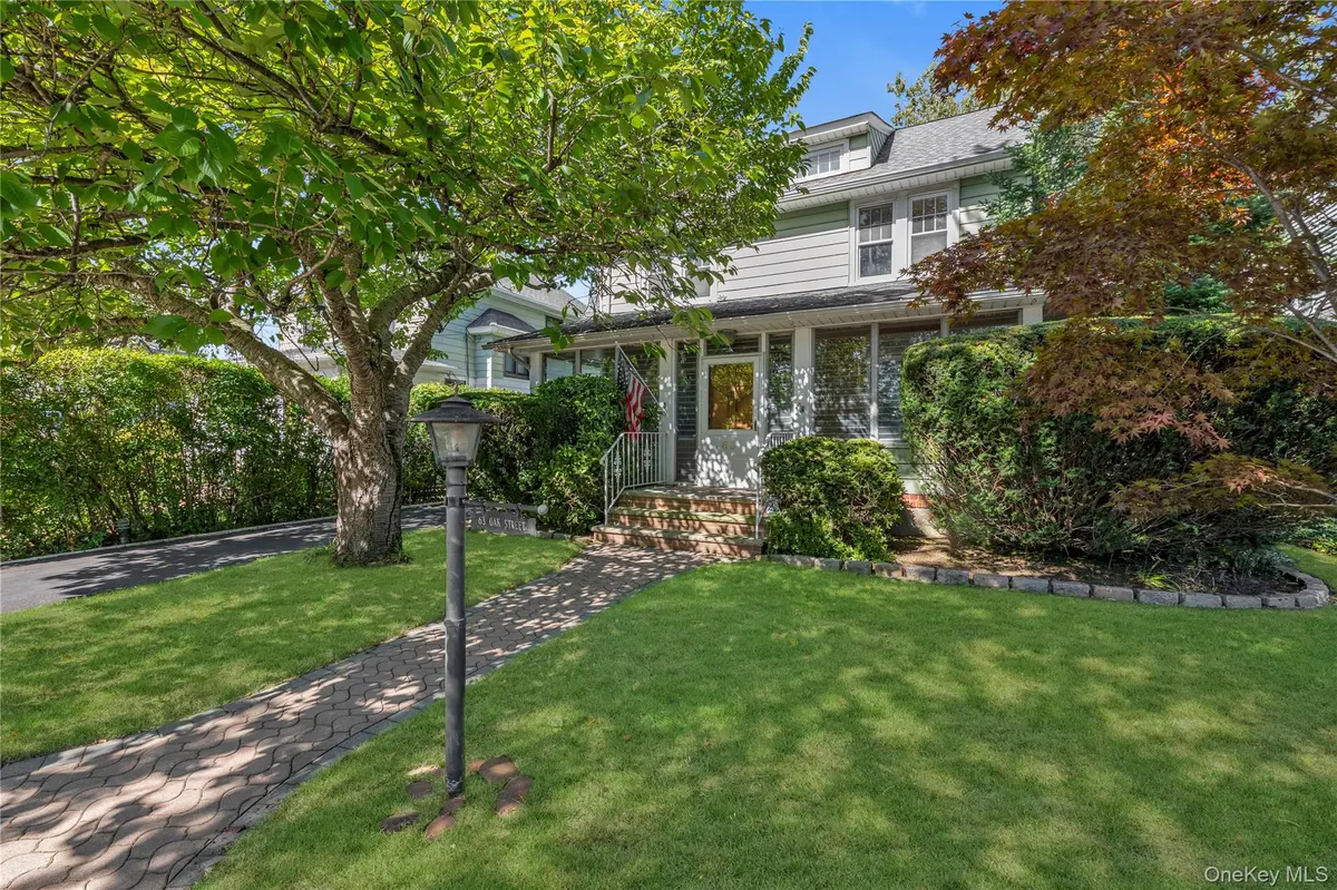 63 Oak ST, Lynbrook, NY 11563