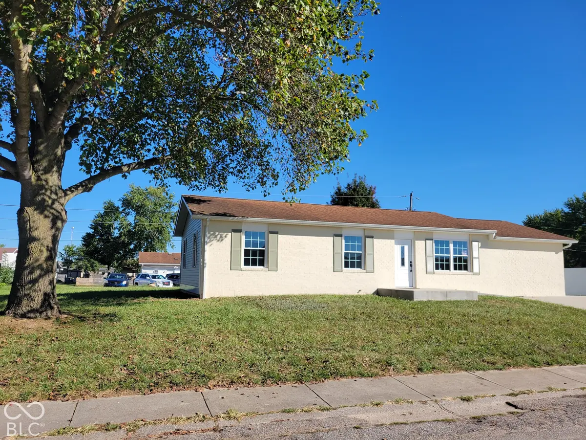 805 Holiday DR, Seymour, IN 47274
