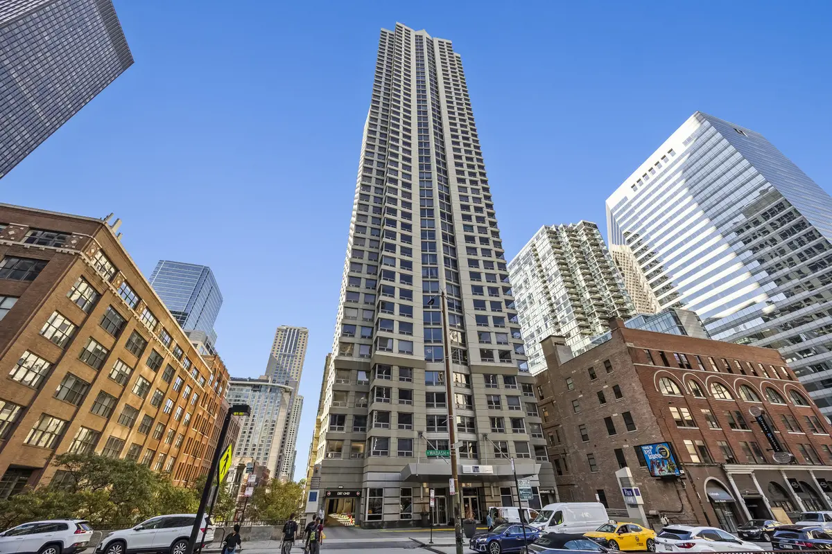 440 N WABASH AVE #2001, Chicago, IL 60611