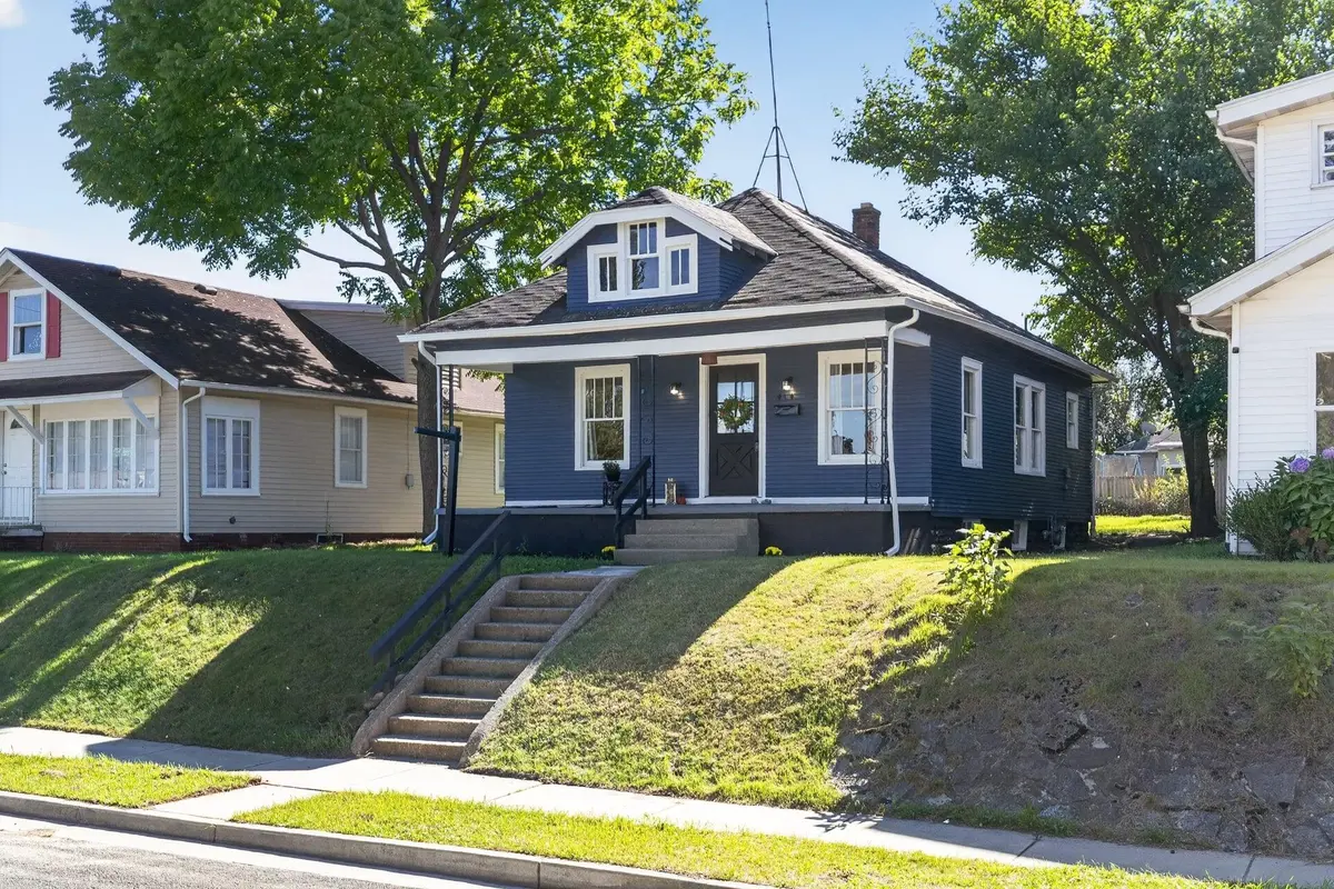 414 E Fairview Avenue, South Bend, IN 46614
