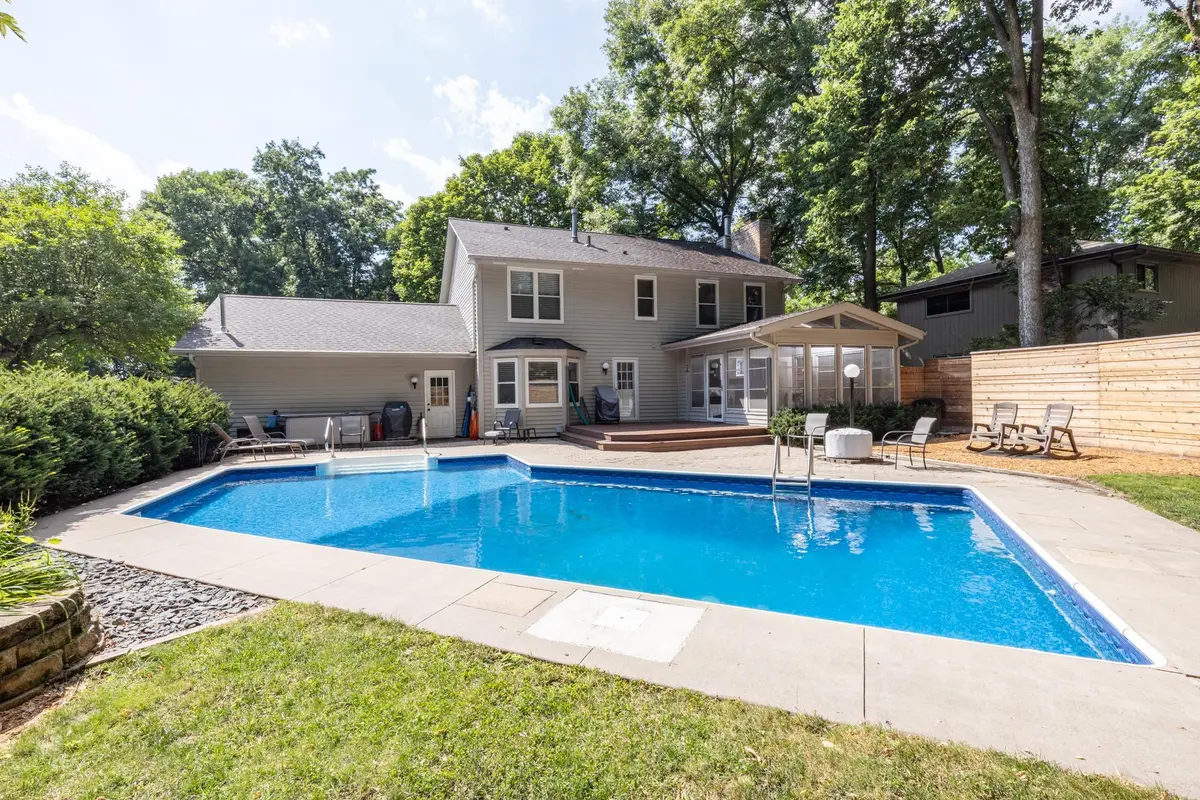 6991 Raven CT, Eden Prairie, MN 55346