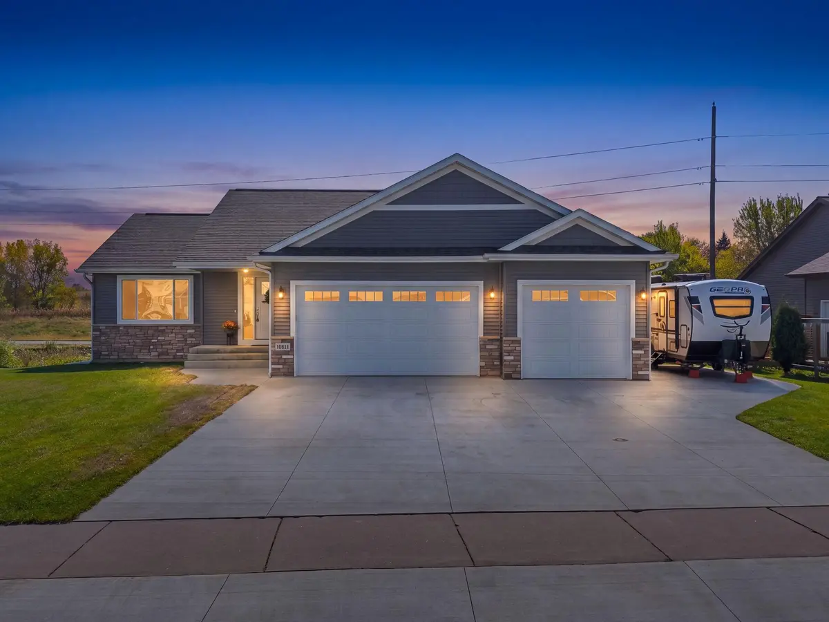 11411 Latham LN, Chisago City, MN 55013